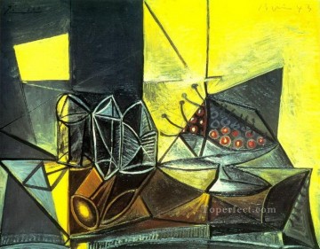 Pablo Picasso Painting - Aparador bodegón con copas y cerezas 1943 cubismo Pablo Picasso